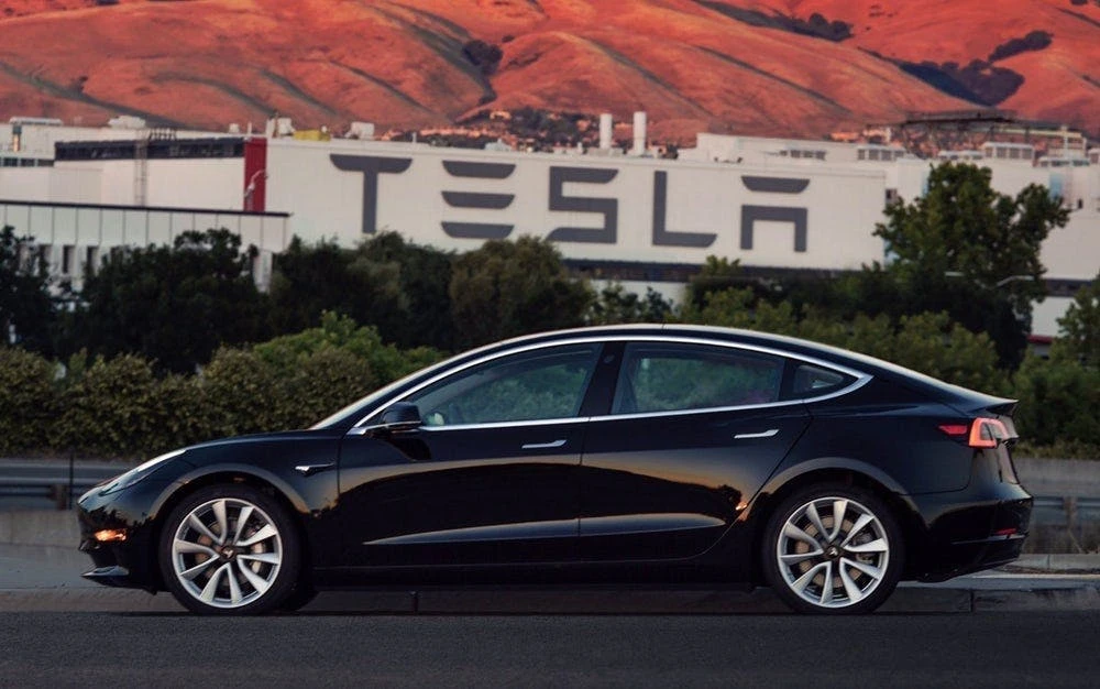 Tesla says gross margin on the Model 3 has turned from slightly negative to slightly positive