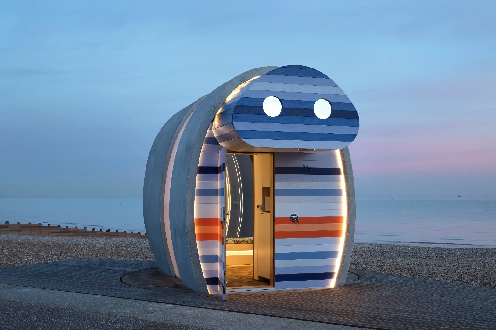 The Spy Glass' turntable enables it to rotate 180 degrees and face the sun, the sea, or nearby Eastbourne Pier
