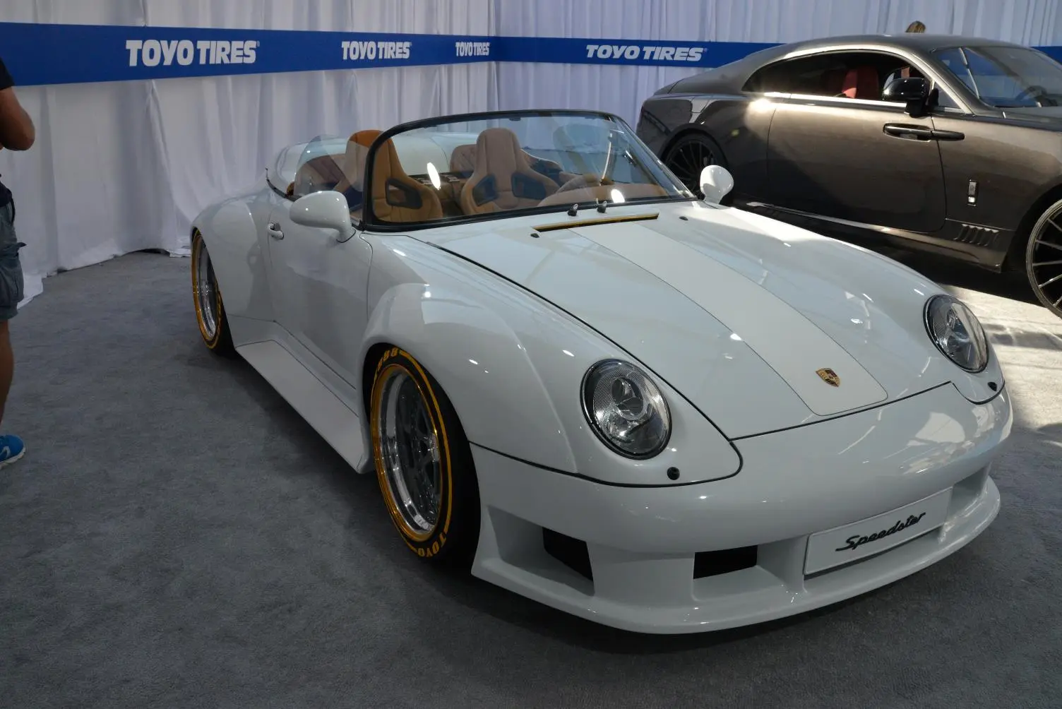 More pretty Porsche action at Toyo Tires