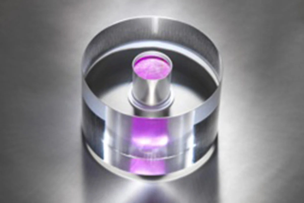 The core of the new solid state maser (Photo: National Physics Laboratory)