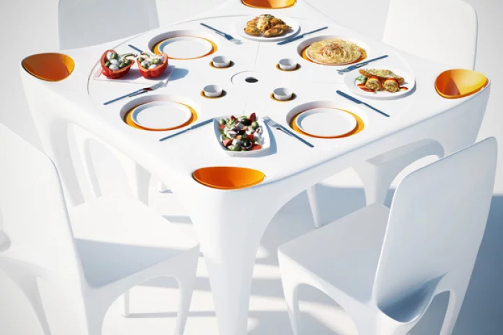 "Bye bye wind" garden table