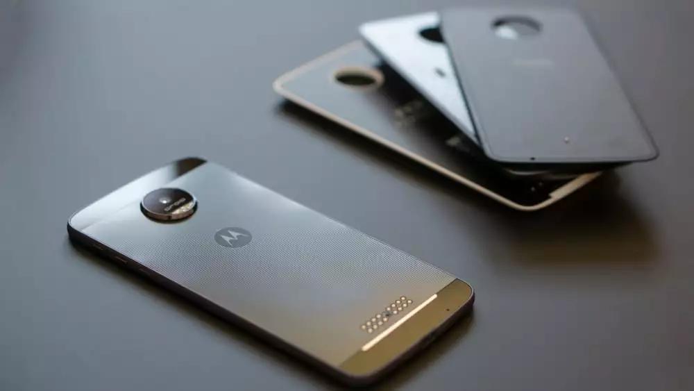 Moto Z is an innovative modular smartphone