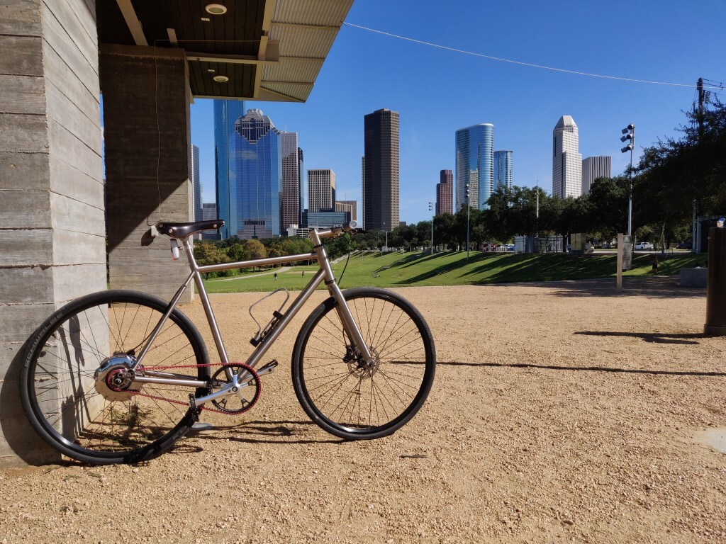 The first Nua Electrica is already on the road in Houston