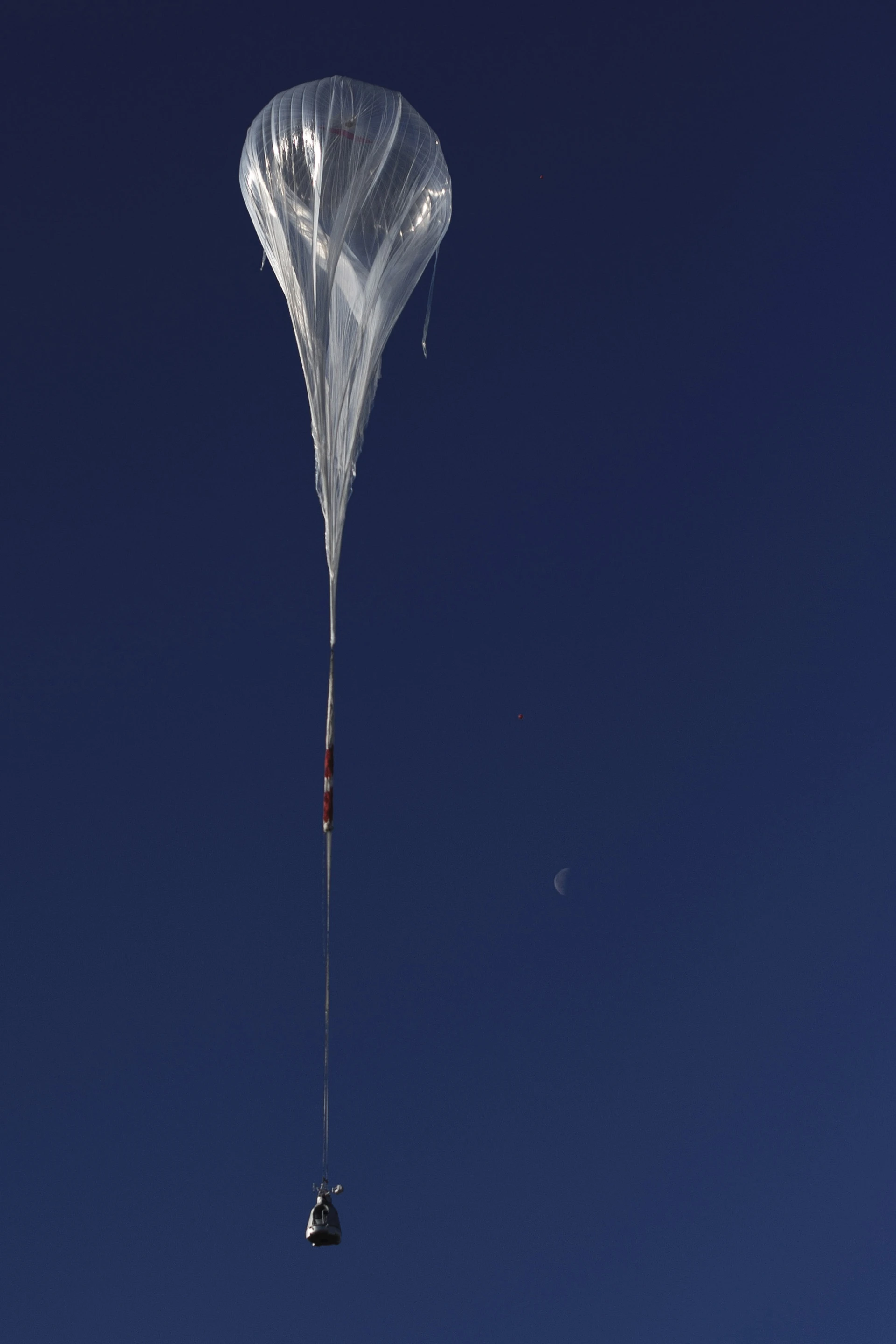 The capsule will hangs 150 feet below the helium-filled balloon (Photo: Jörg Mitter/Red Bull)