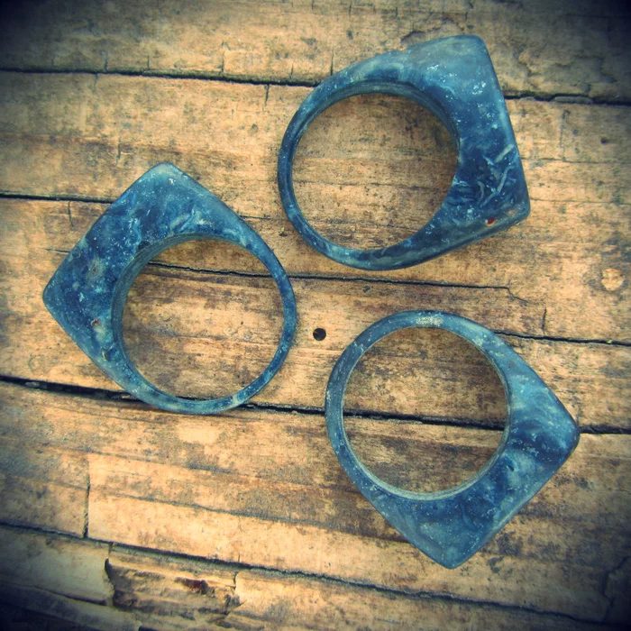 Denimite rings