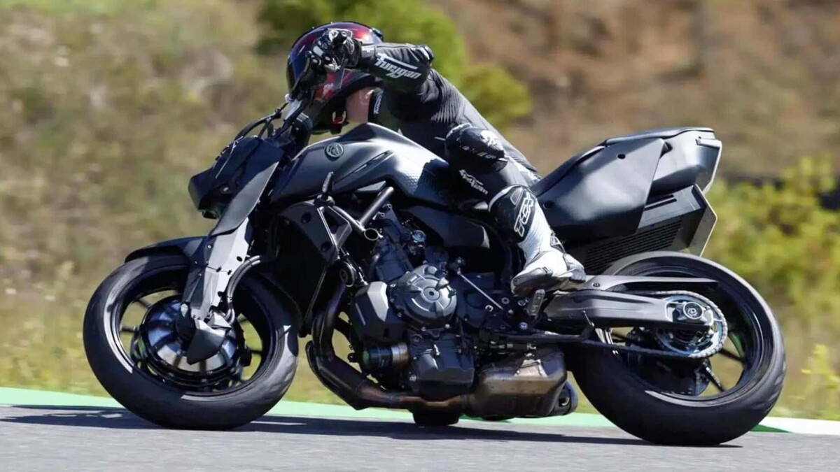 Two-wheel-drive hybrid Yamaha MT-07 comes with hub-mounted front motor