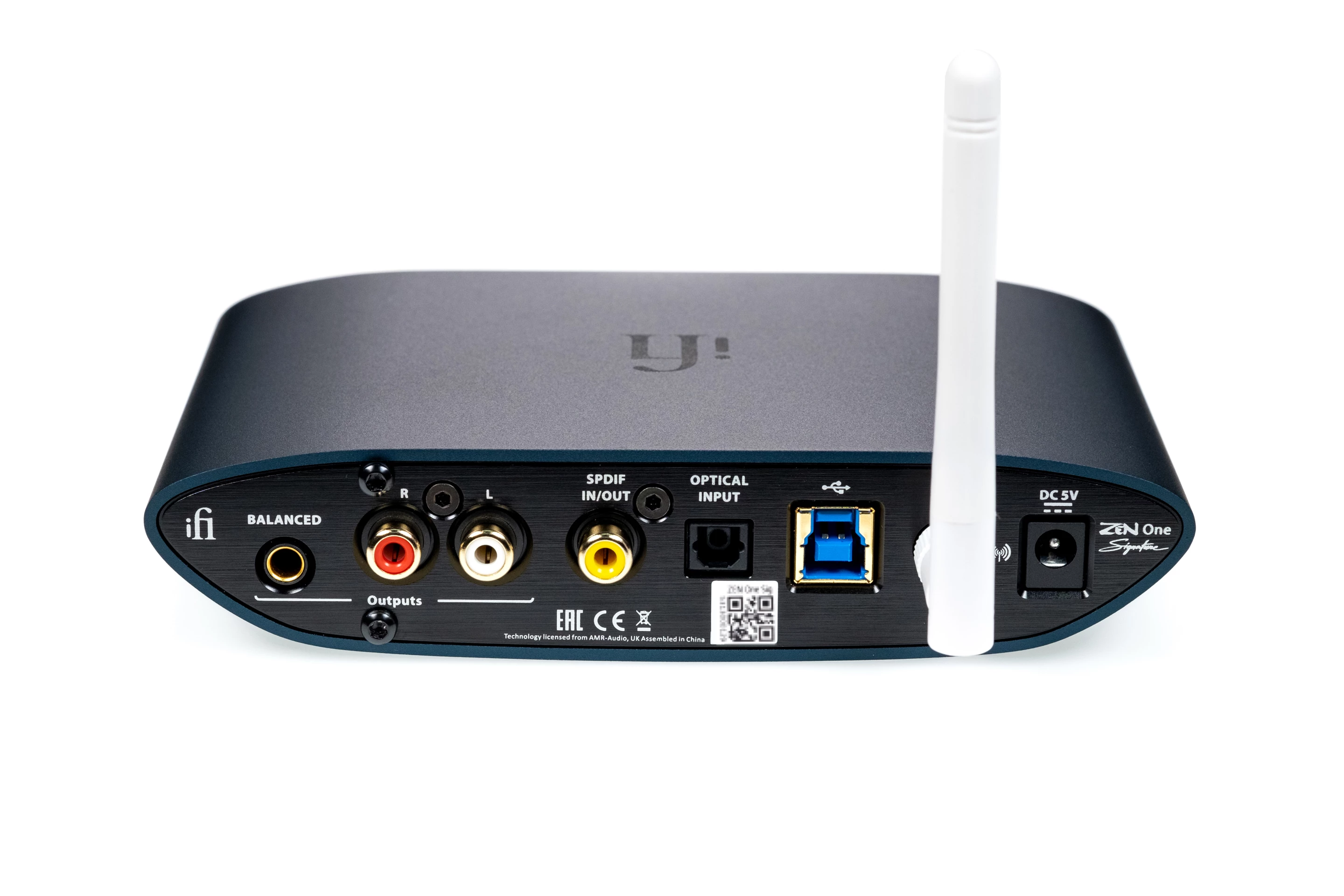 Along with S/PDIF, USB and Bluetooth inputs around back, there's also unbalanced RCA and 4.4-mm balanced outputs