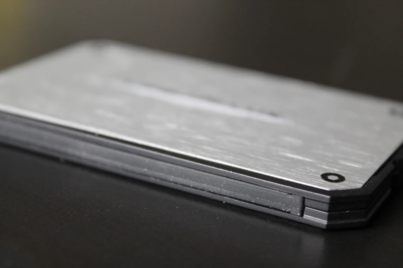 The device is 6 mm (0.2 in) thick