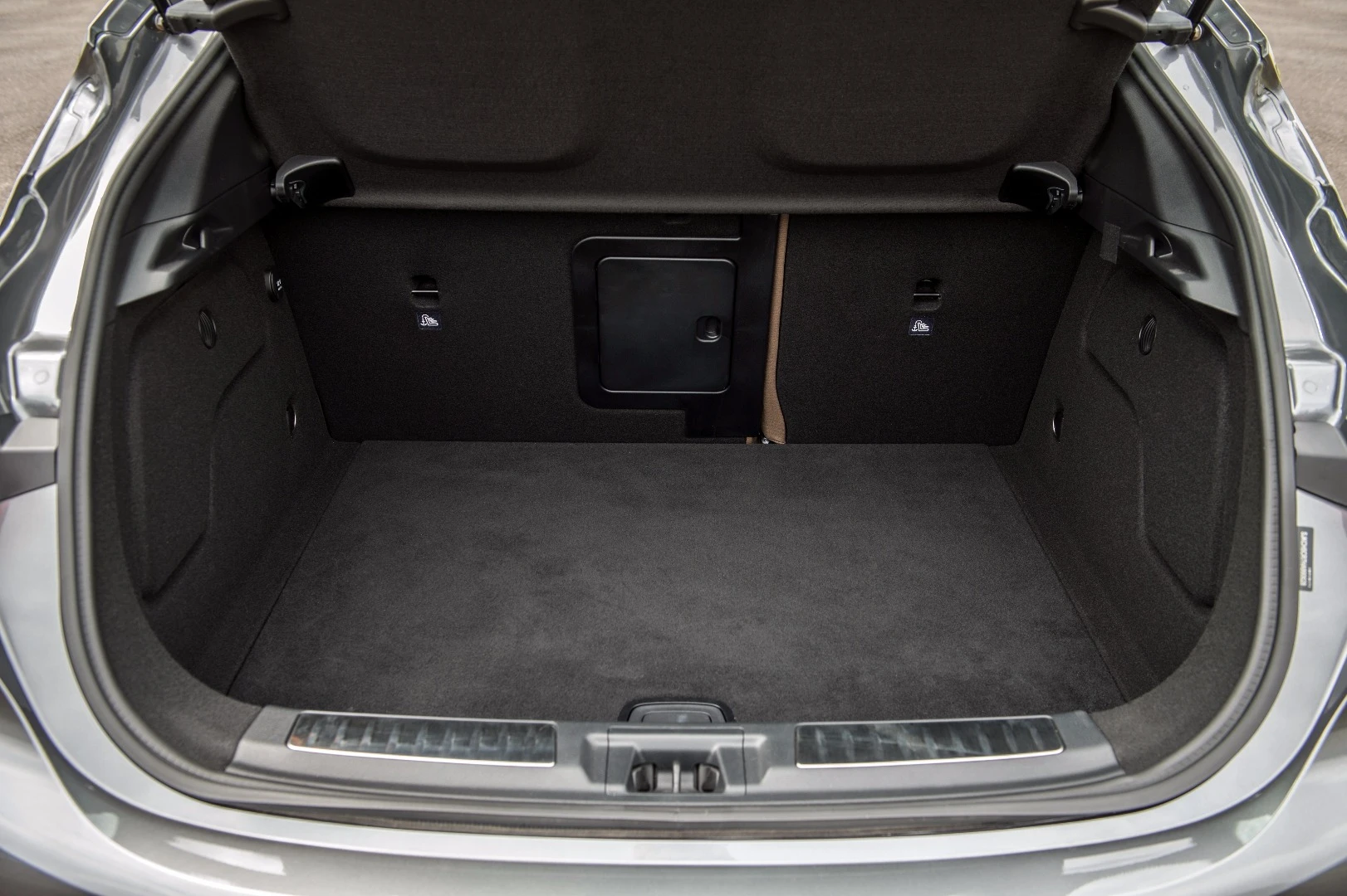 Cargo space in the 2018 Infiniti QX30 is good, but falls short of many crossovers in the segment. Split-fold rear seating is standard, but the seats do not quite fold flat