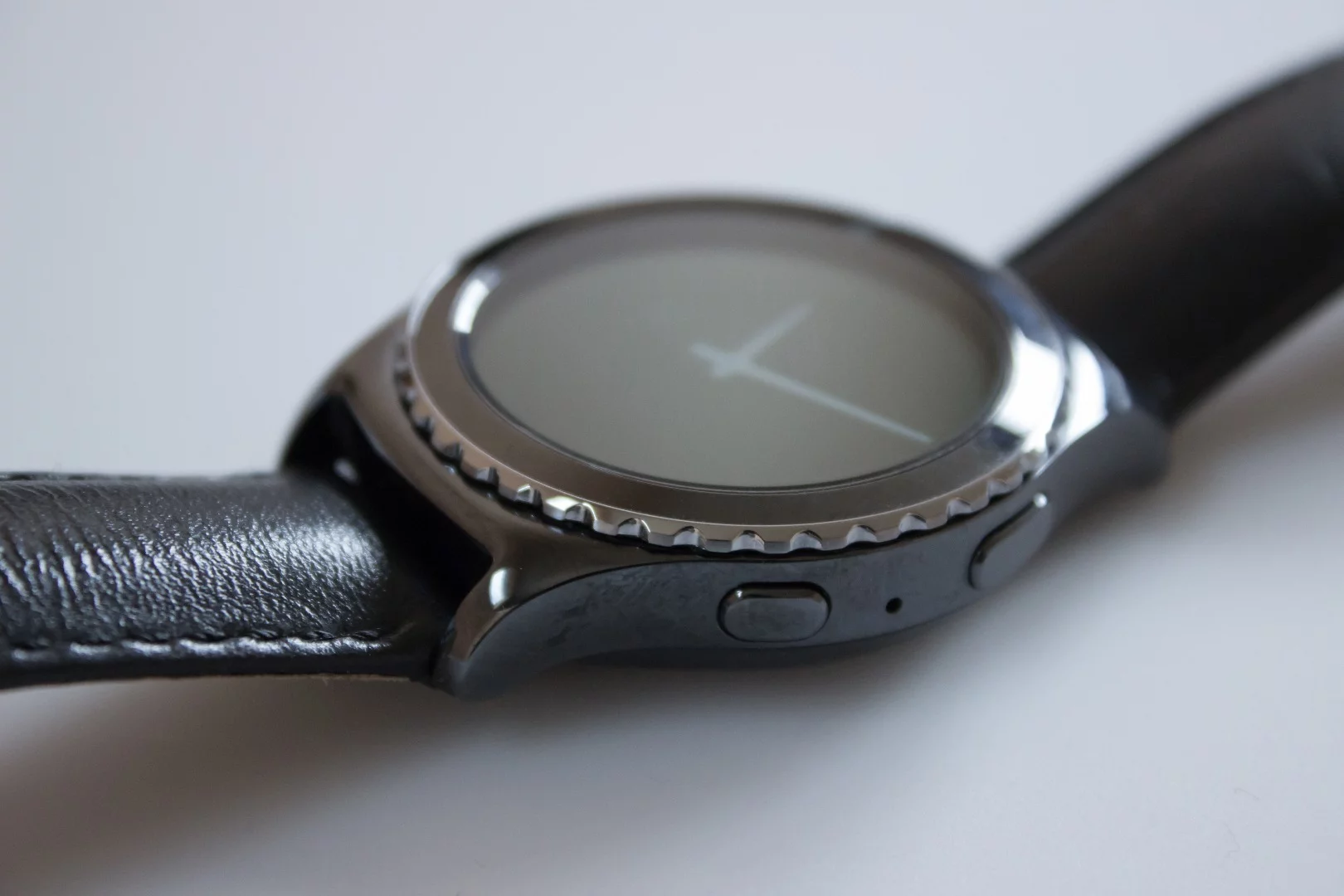 Like the standard version, you have back and home buttons on the watch's right side