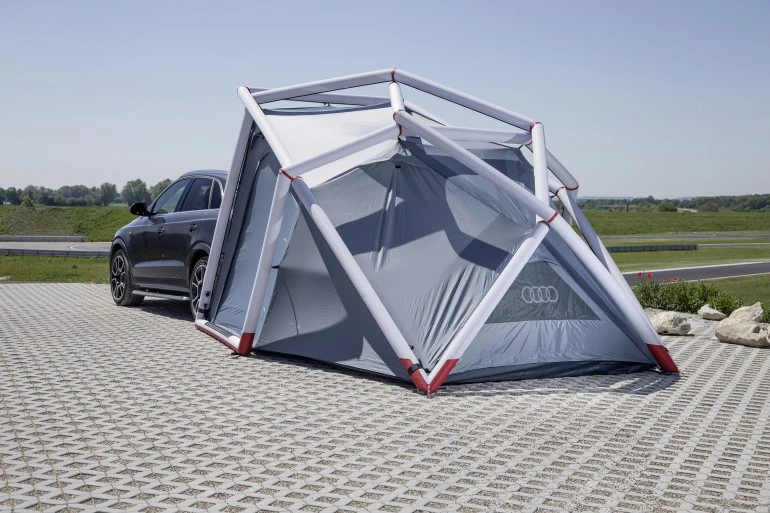 The tent can mount to the Q3 or stand on its own