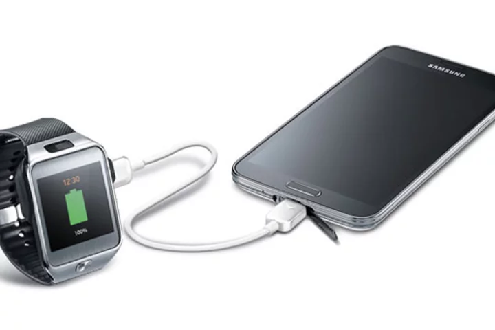 Samsung's Power Sharing Cable lets users easily share charge between their devices