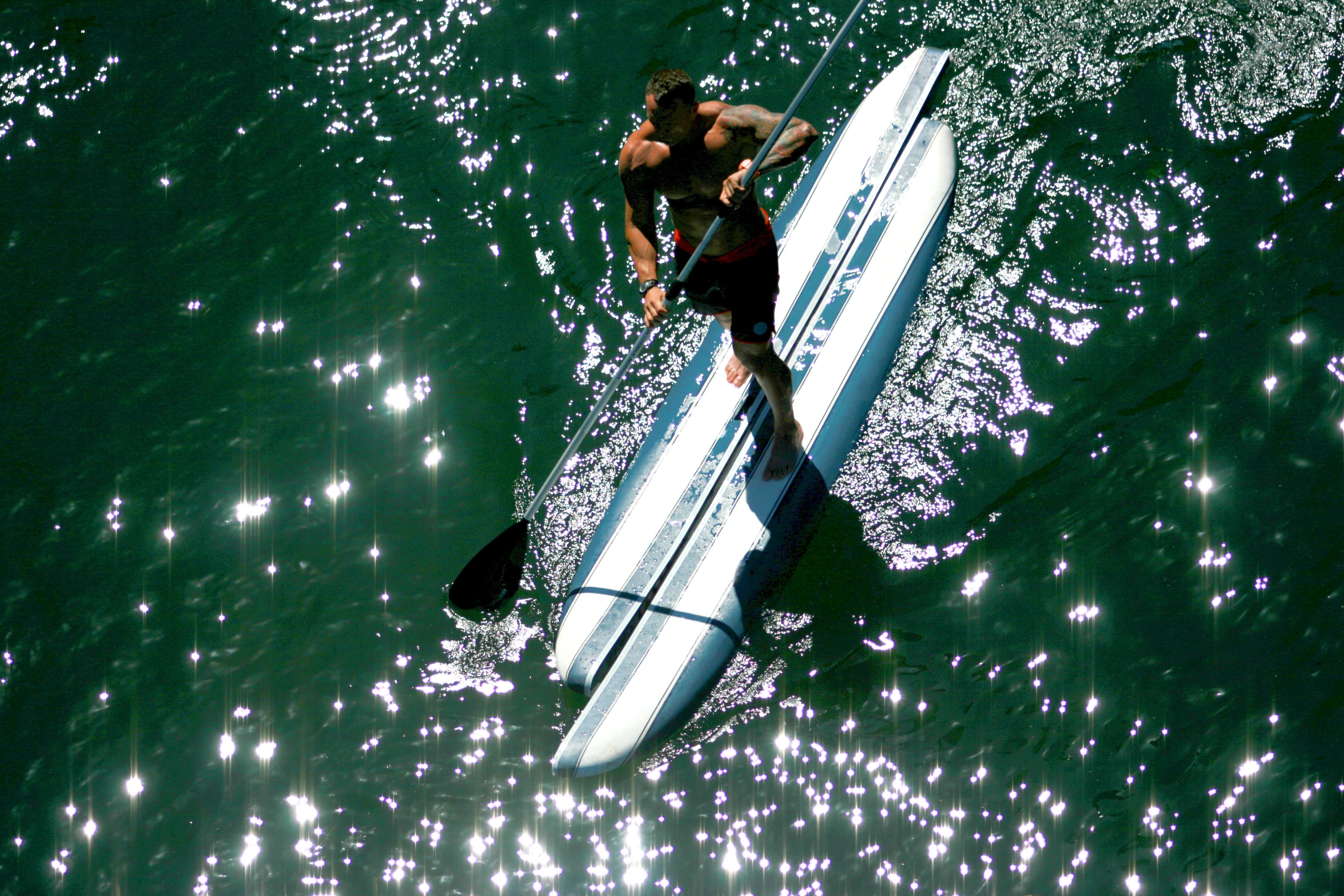 A double-bladed paddle is also included
