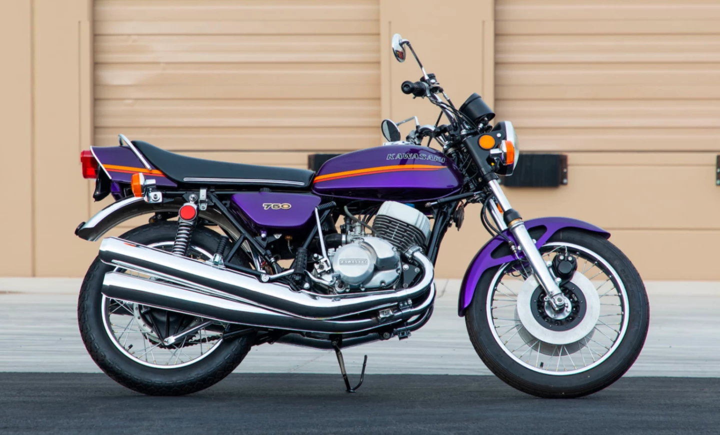 Like its older 500cc three-cylinder H1 brother, the 750cc Kawasaki H2 gained a reputation as a widowmaker thanks to its brutally powerful engine. It was actually a great bike to ride and won countless production races. It is now threatening to become very valuable, particularly if it has its original mufflers. This Candy Purple H2 sold for US$25,300 in Vegas 2021, fetching the second highest price for an original H2 at auction.