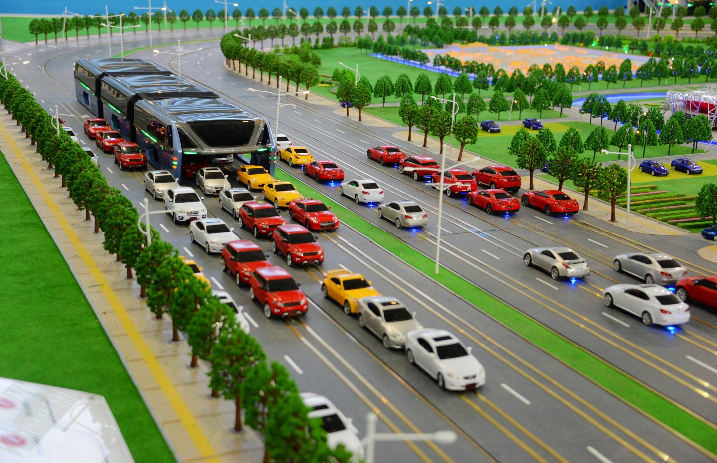 A functioning model of the Elevated Transit Bus was on show at the China Beijing International High-Tech Expo (CHITEC) this week