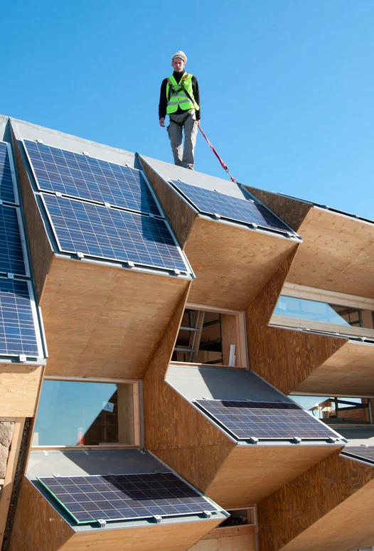 Not content with a roof completely covered in photovoltaic panels, the designers at the Institute for Advanced Architecture of Catalonia (IAAC) led by Rodrigo Rubio have covered the building's south facade with protrusions supporting additional solar panels, which are angled optimally for harvesting energy from the sun