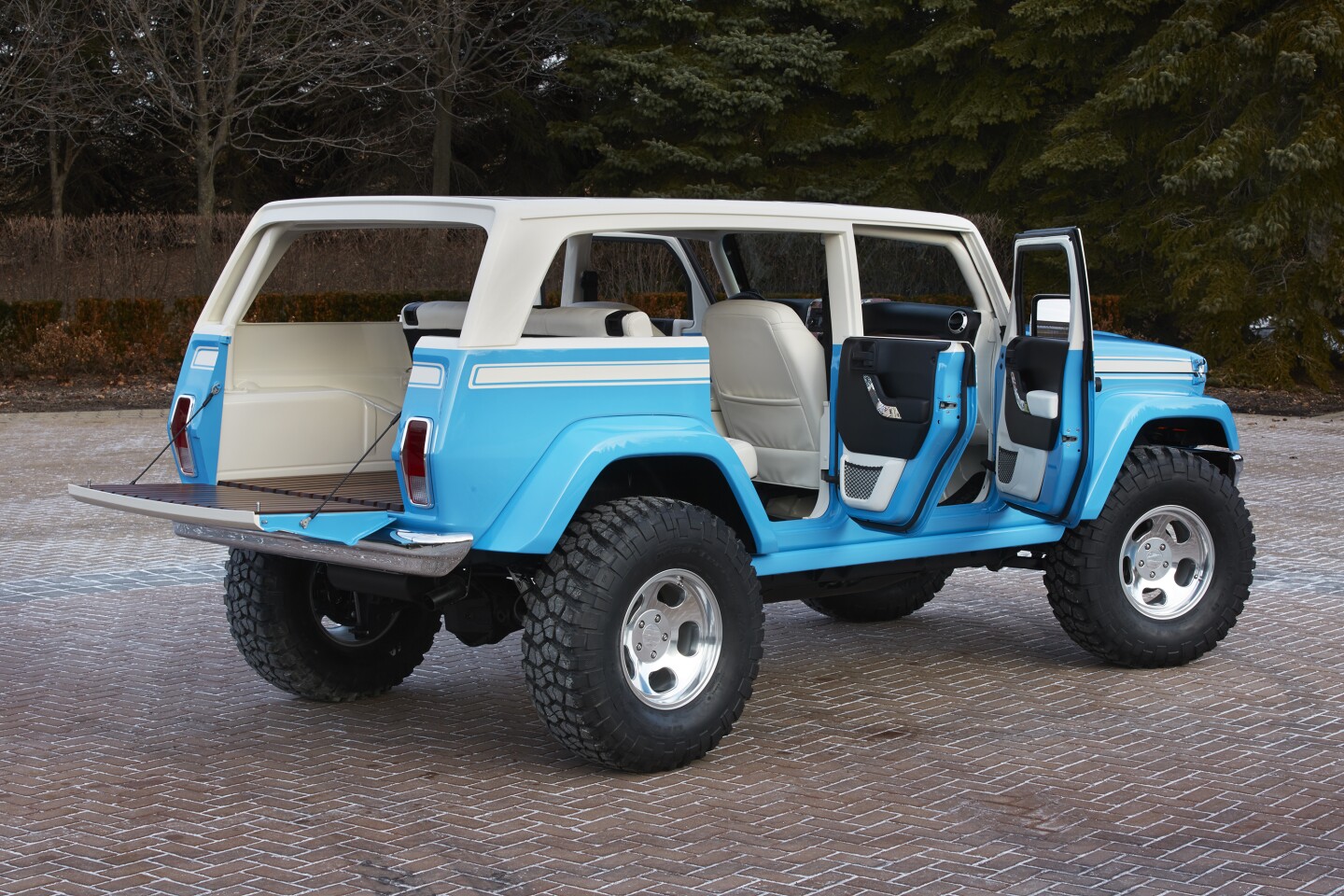 Jeep goes retro with the throwback Chief