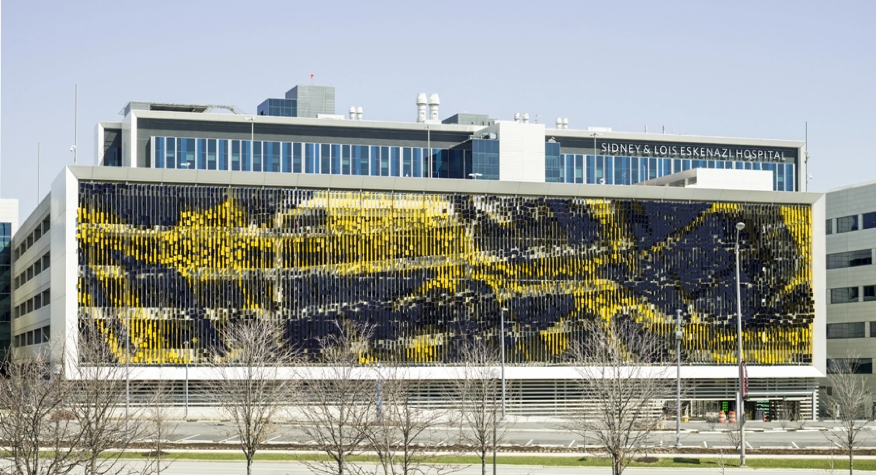 Morphing building facade changes color as you move around