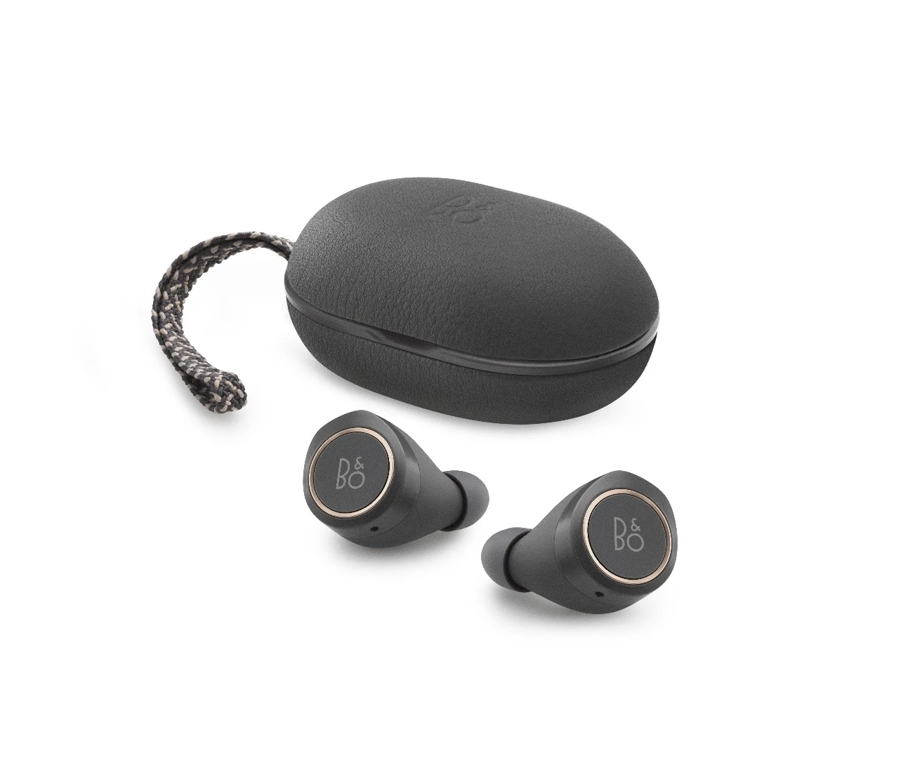 The Beoplat E8 wireless earphones come with a charging case