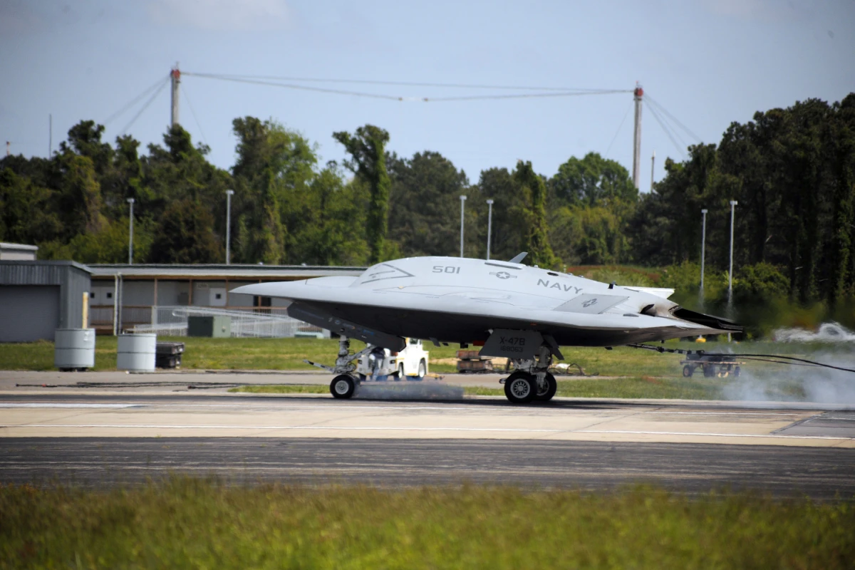 The X-47B catching the arrester cable