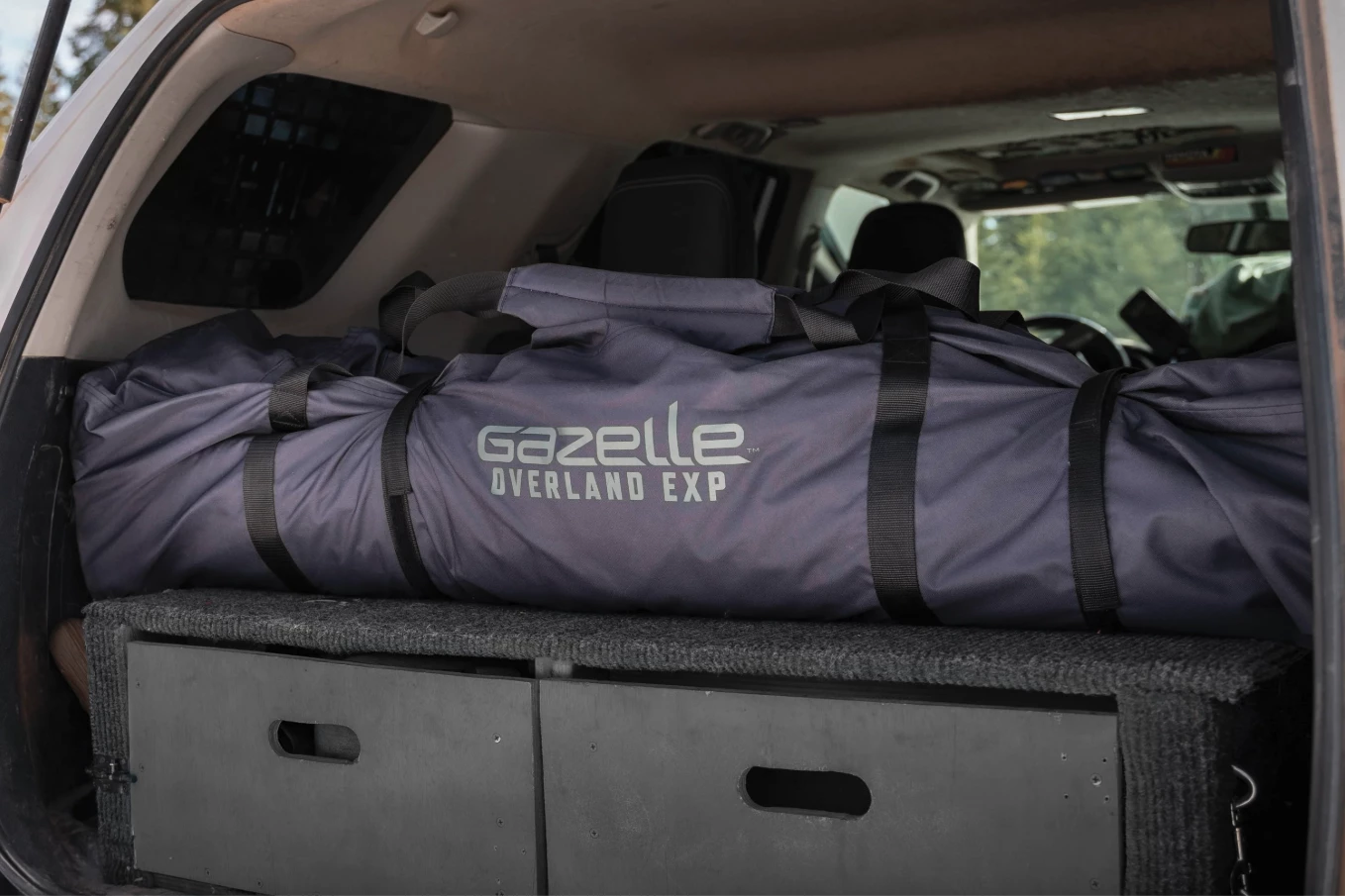 Gazelle cuts down the awkwardly over-long packaging, allowing the T4 Overland EXP to fit across the trunk of a car or SUV