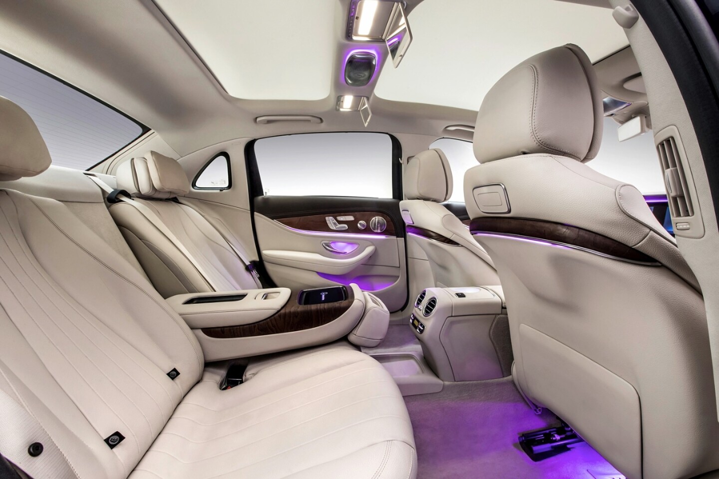 A 64-color ambient lighting system can be tailored to the driver's tastes
