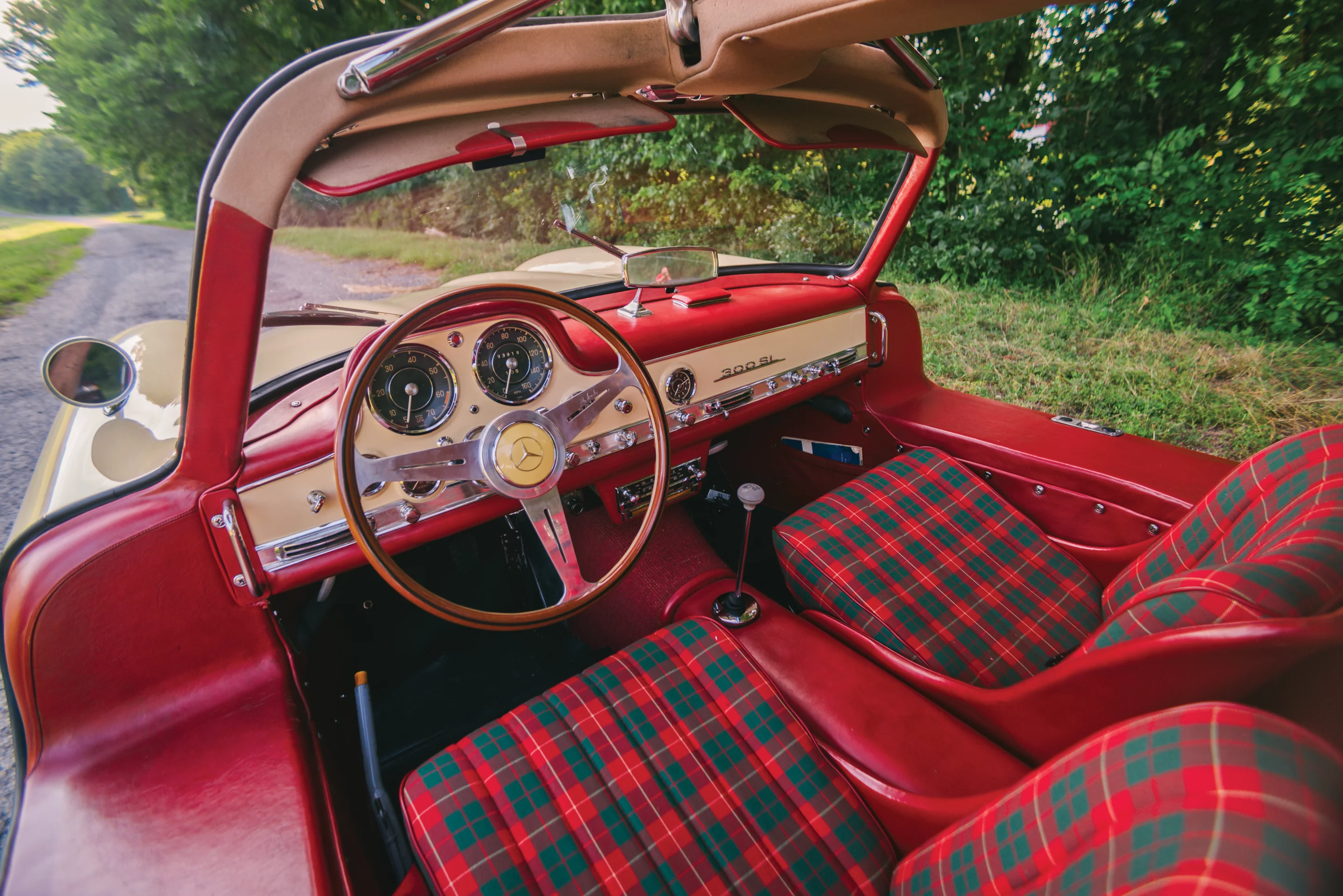 1955 Mercedes-Benz 300 SL Gullwing, estimated to sell for US$1,000,000 - US$1,400,000. Official Auction Description and Images