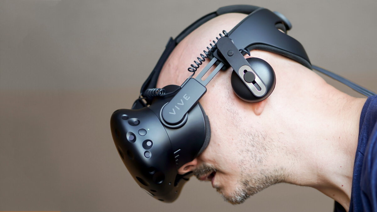 HTC Vive Deluxe Audio Strap review: Better comfort and sound, but 