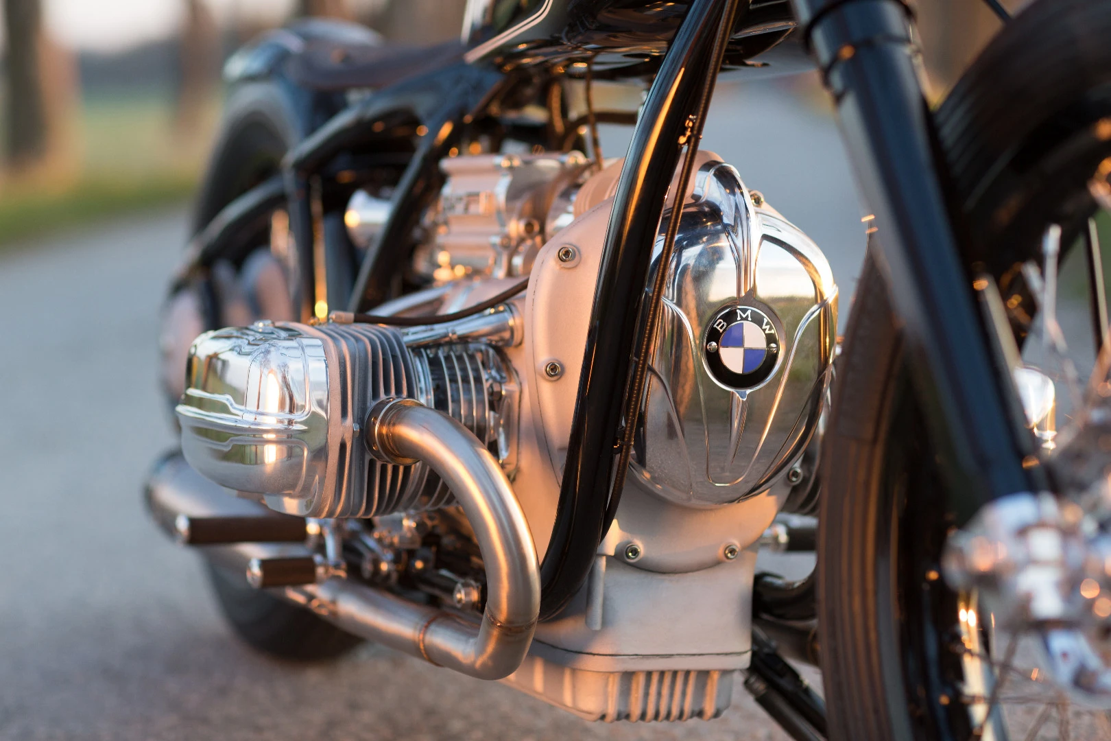 Every aluminum cover of the R5 engine was fabricated according to original drawings