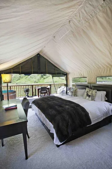 Minaret Station features canvas suites complete with wall to wall sheepskin carpet and king beds