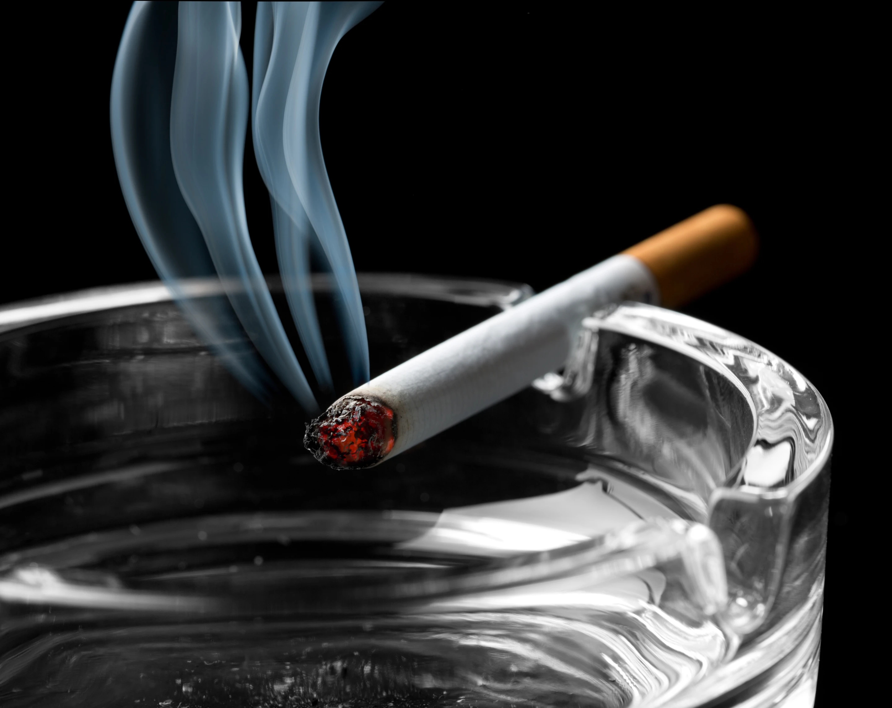 Scientists have created what they claim is the world's first secondhand tobacco smoke sensor that records data in real time (Photo: Shutterstock)