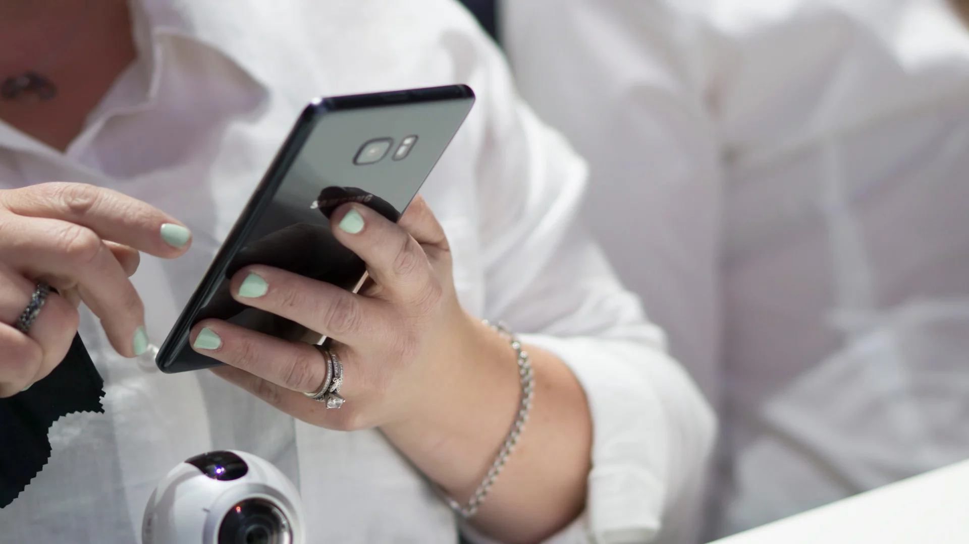 The stylus got a few new tricks, like translation and a magnifying glass