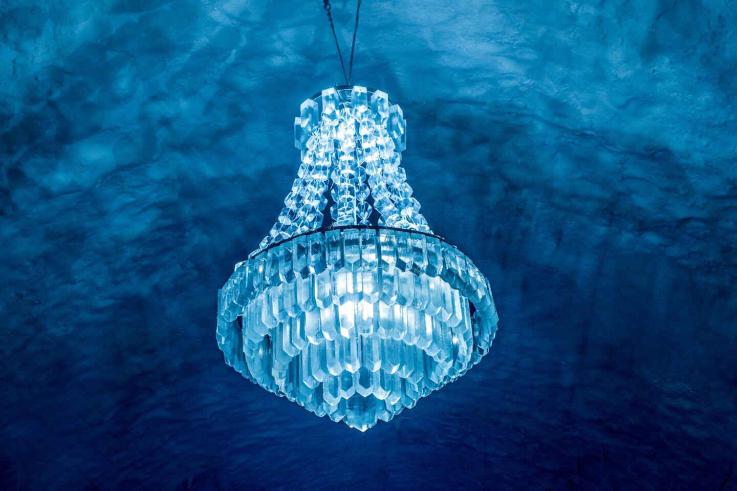 An ice chandelier in the main hall of Icehotel 365