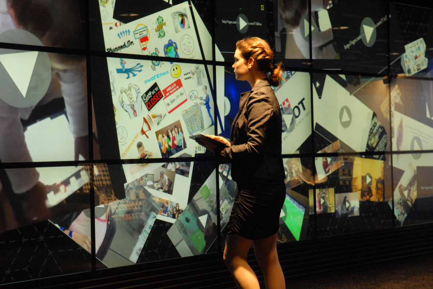 The display cell modules used in the creation work as one to register and track an unlimited number of user hands, real world objects, optical markers, and IR pens at a gesture tracking rate of 200 frames per second
