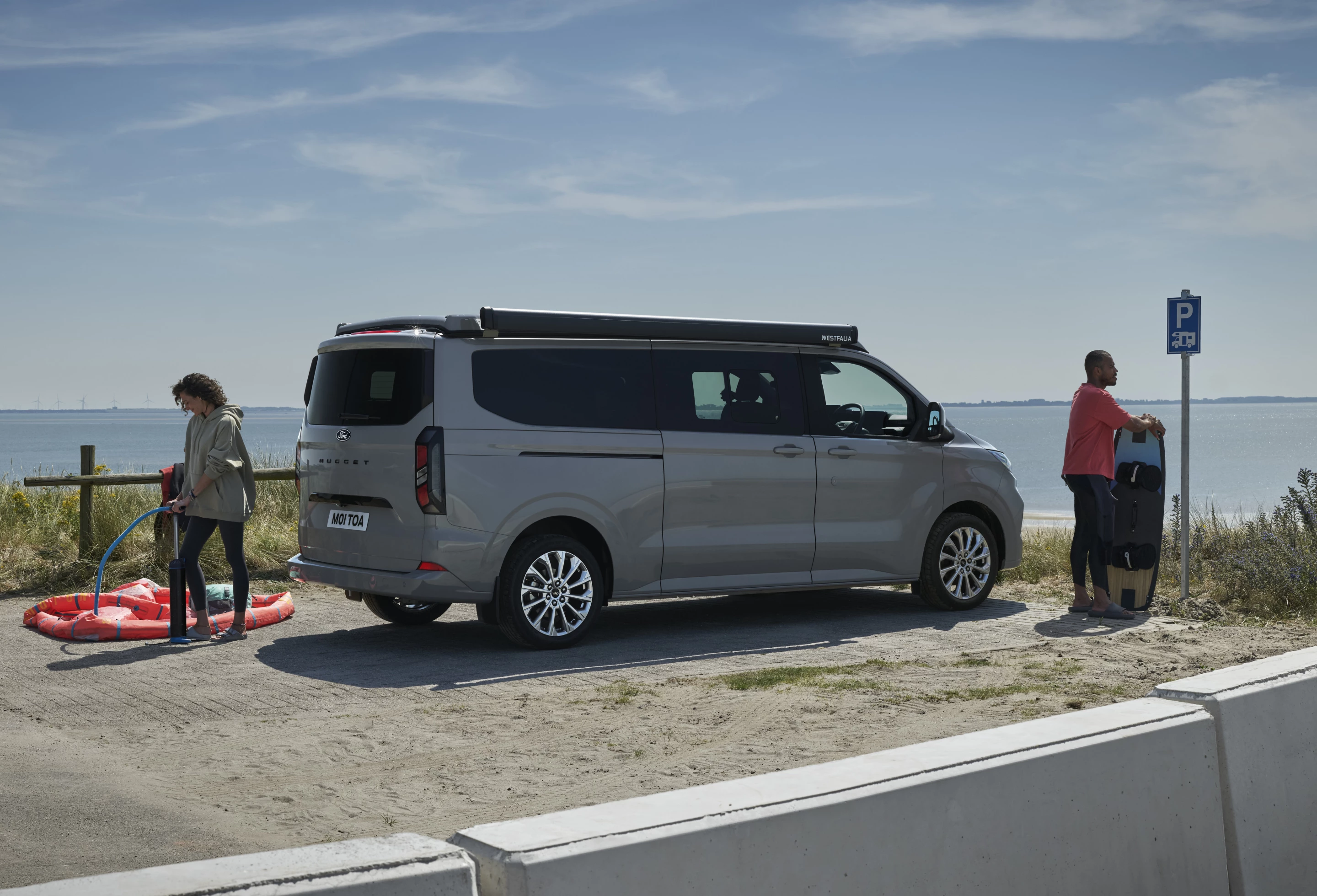 Ford Nugget LWB Titanium