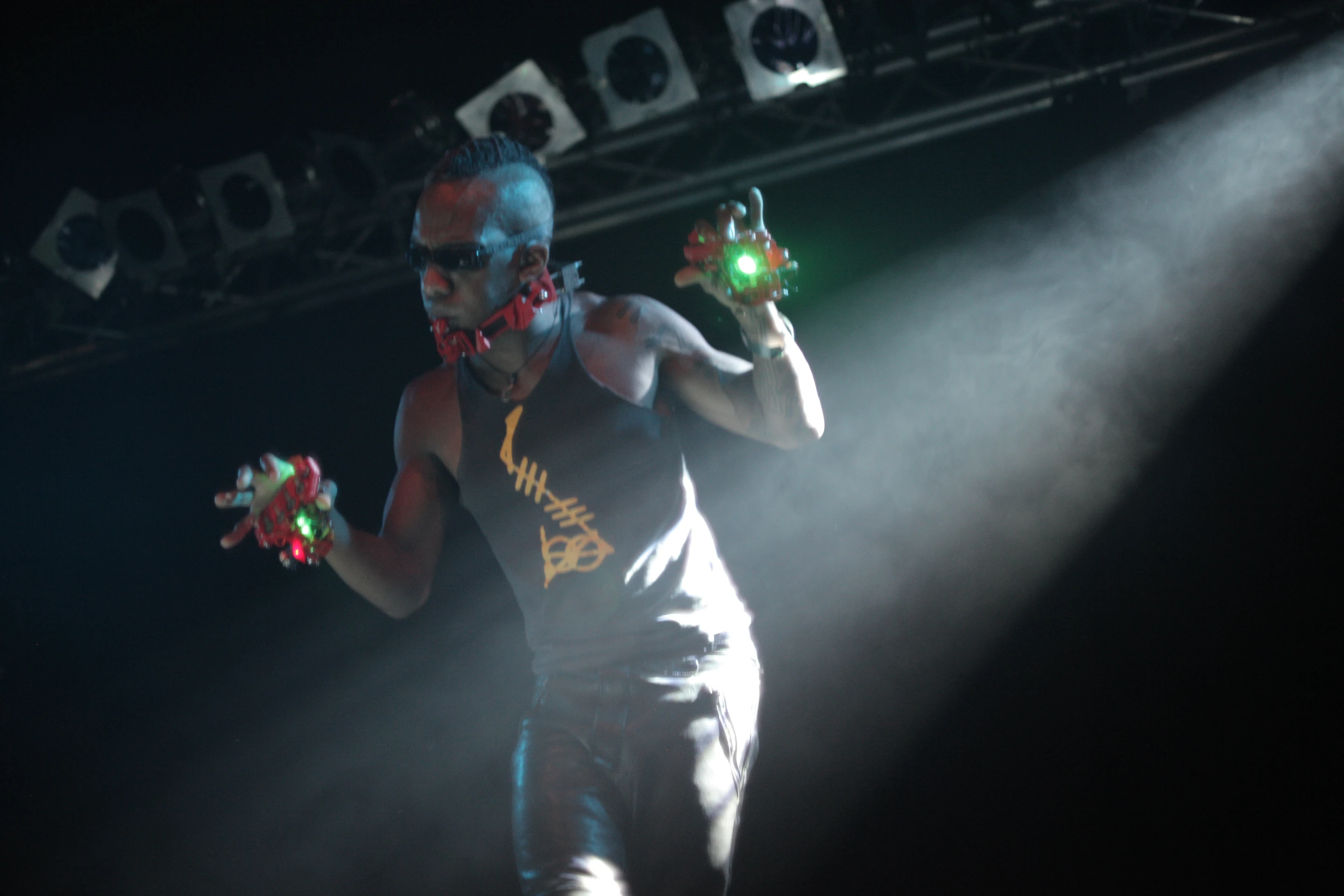 Information from sensors on each unit is sent wirelessly to a computer where the Beatjazz system translates the dance-like movements and controller commands into digital music output
