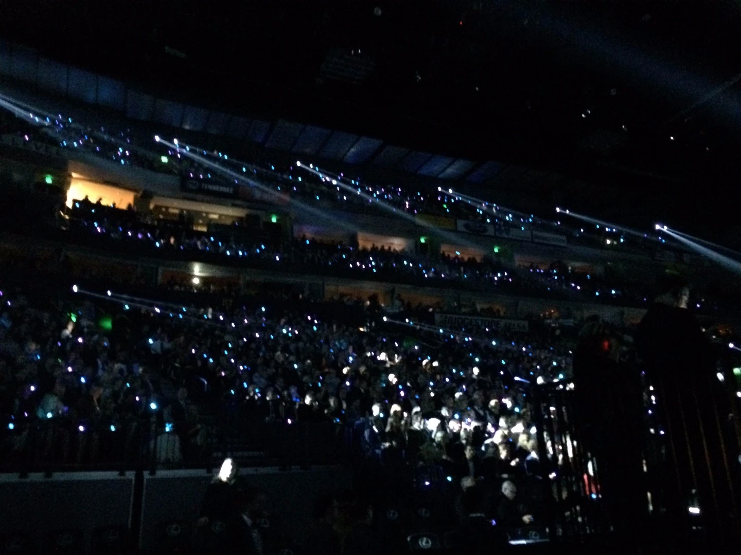 Fans at the Country Music Awards were lit up in different colors depending on their response to their support of US military service people and veterans