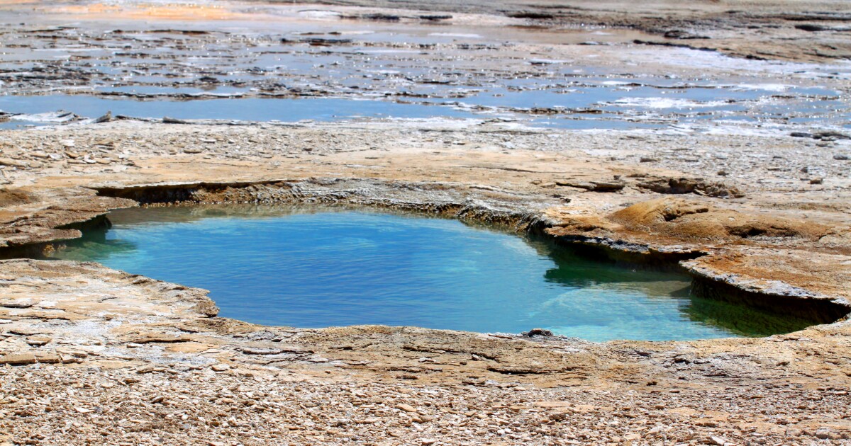New evidence suggests life on Earth started in shallow ponds, not deep