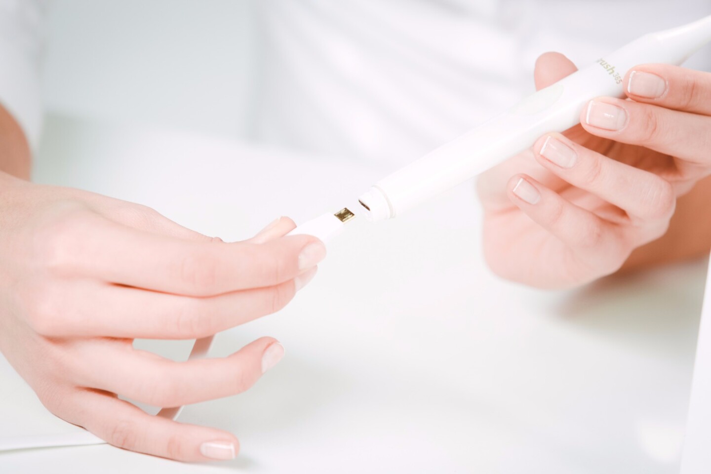 The iBrush 365 can be charged via a Micro USB cable
