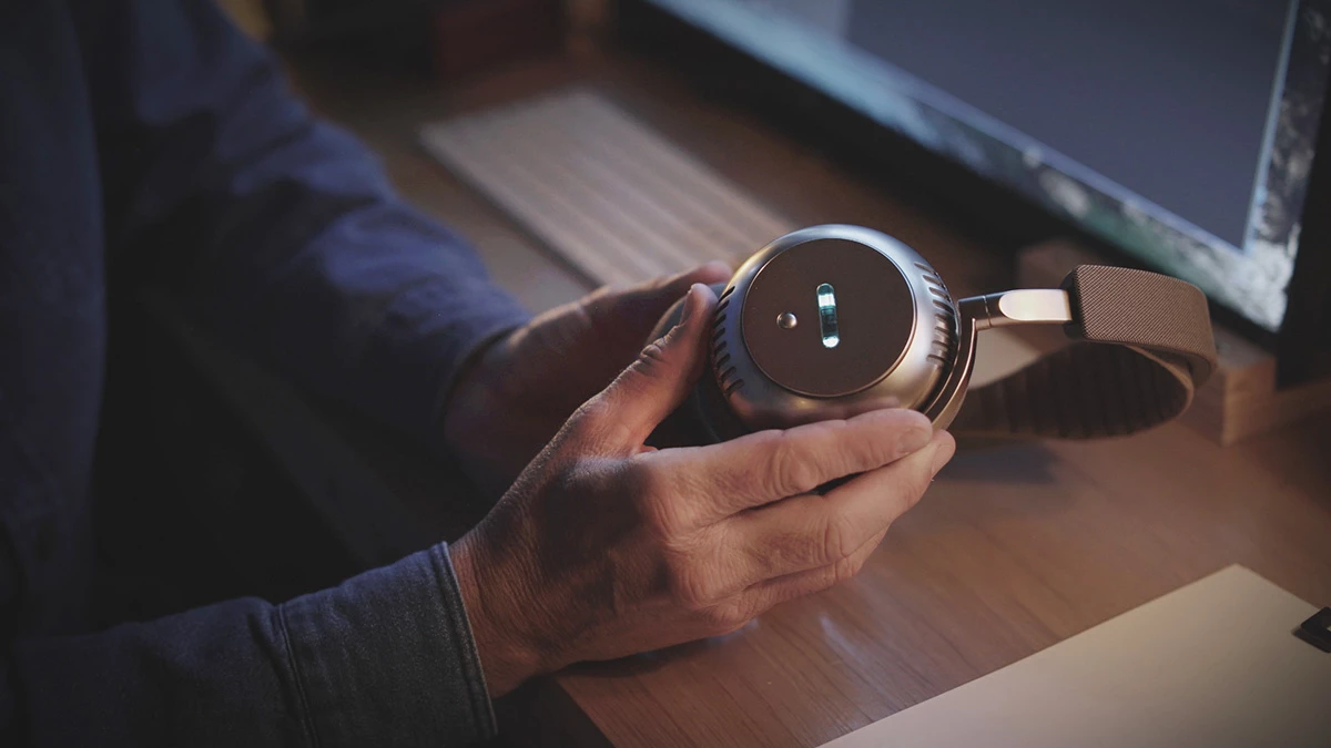 Ecoute says the tube preamps, dual DAC cores, and dual-mono amps offer extraordinary channel separation and a warm analog sound signature