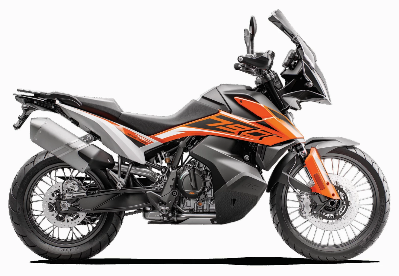 KTM 790 Adventure: low road-style front fender and shorter suspension