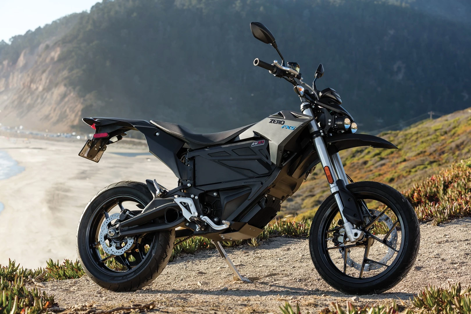 2017 Zero FXS: silent electric supermoto gets more power and torque