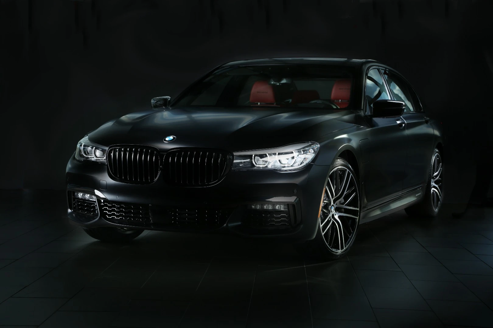 BMW used SEMA to show off the range of customization options available to buyers on the 7 Series