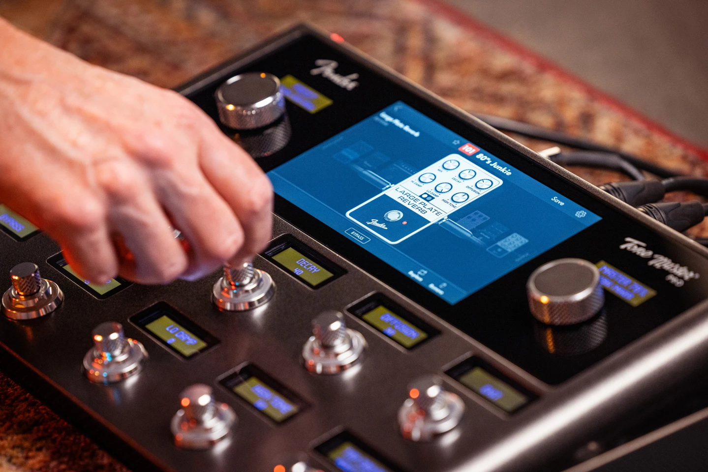 All amp and effect models can be dialed in via the touchscreen or the physical encoder knobs