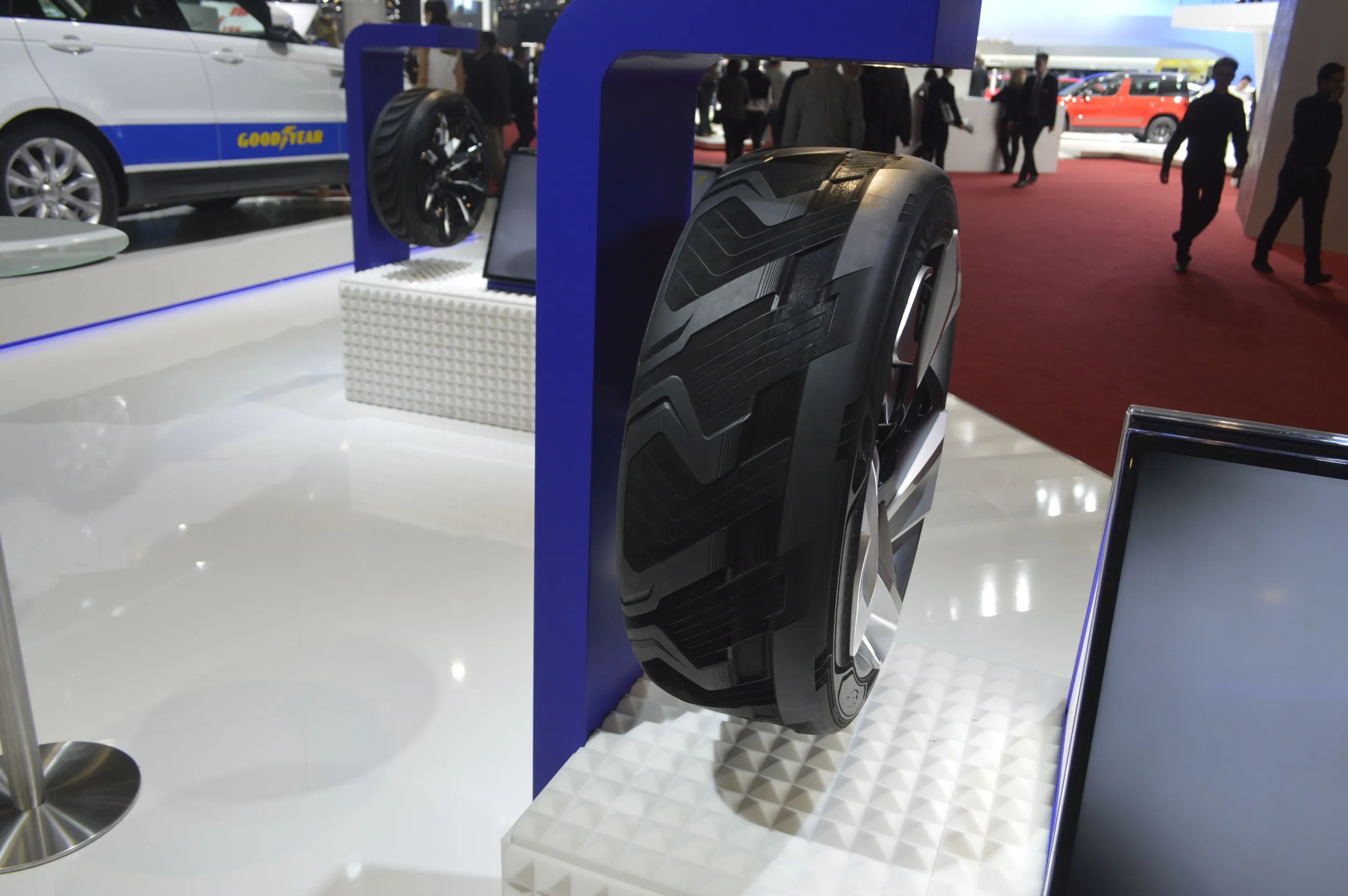 The BHO3 produces electricity from deformation (Photo: C.C. Weiss/Gizmag.com)