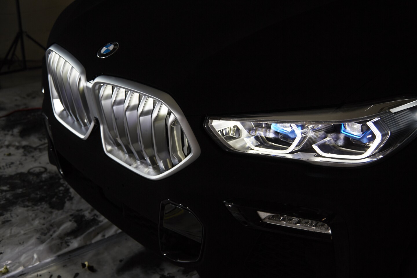 Vantablack Bmw X6 The Blackest Car That S Ever Existed