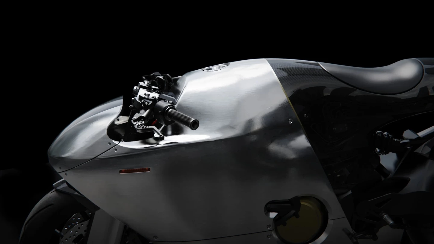 The Ducati 821 sports a split-body design, with aluminum used for the main reflective surface and carbon fiber for the seat and rear section