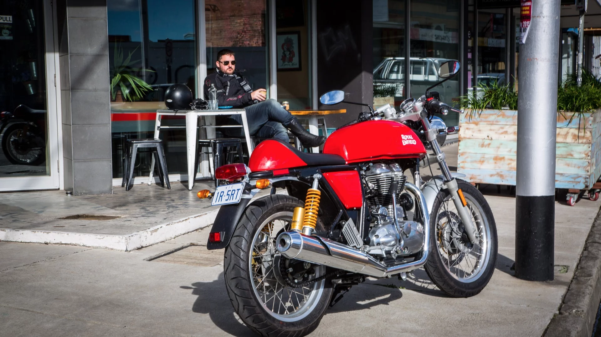 Royal Enfield's Continental GT: proper cafe racer looks right out of the box. (Photo: Chris Blain/Gizmag)