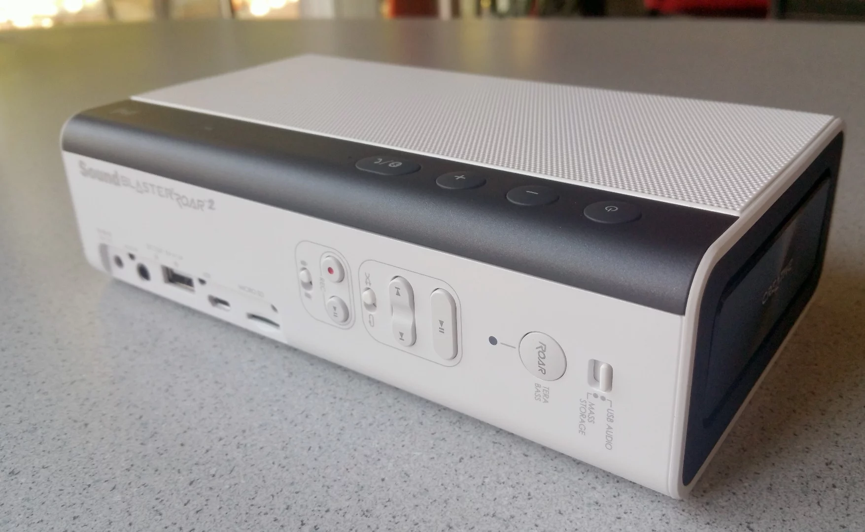 The Creative Labs Sound Blaster Roar 2 speaker offers multiple ways to connect and play audio