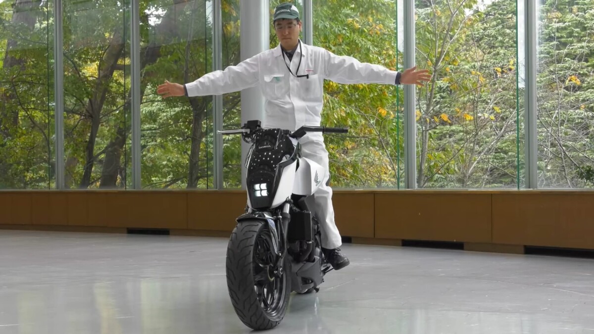Honda self-balancing motorcycle